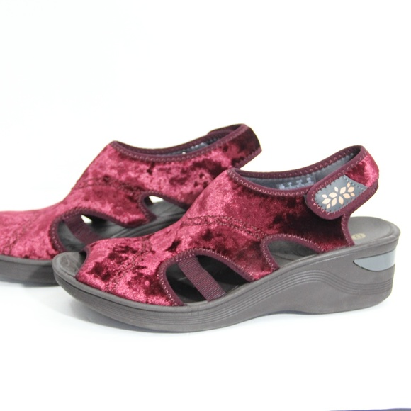 Bzees Velvet Drama Sandals Size 11 Wedge Shoe - Picture 4 of 8